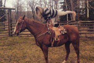 horsebackyoga-fitmovement