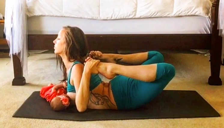 breastfeeding-yoga